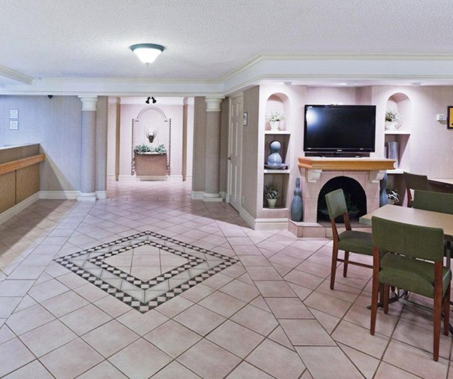 Motel 6 Texas City Restaurant photo